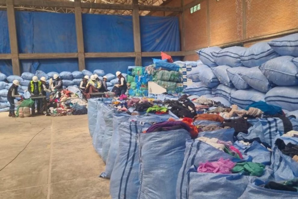 Aduana Nacional inicia inutilización de 47 toneladas de ropa usada