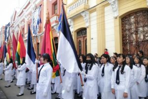 Unidad Educativa Donato Vásquez celebra sus Bodas de Oro al servicio de la educación