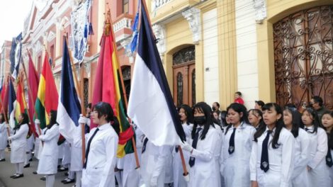 Unidad Educativa Donato Vásquez celebra sus Bodas de Oro al servicio de la educación