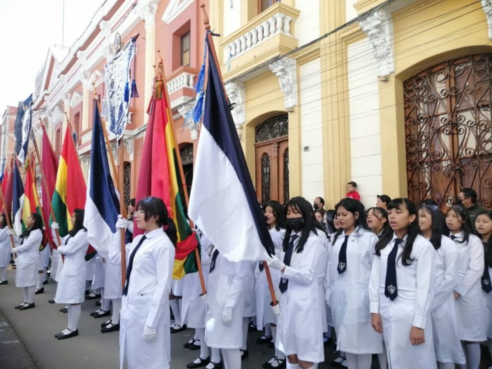 Unidad Educativa Donato Vásquez celebra sus Bodas de Oro al servicio de la educación