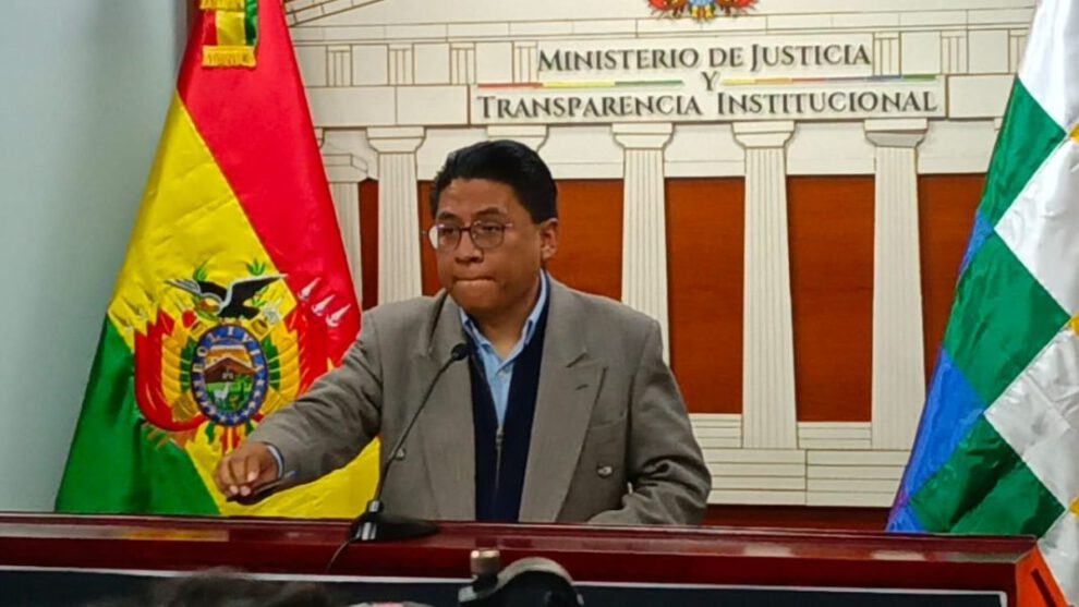 Ministro de Justicia, Iván Lima, arremete contra ALP por rechazar proyecto de ley de imprescriptibilidad de delitos sexuales