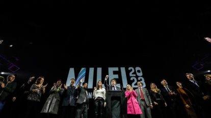 Dilema económico en Argentina durante el cierre de campaña de Javier Milei