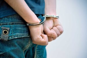 Feminicidio en Omasuyos: sentencia de seis años para adolescente