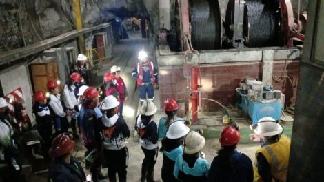 Visita de estudiantes a Empresa Minera Colquiri