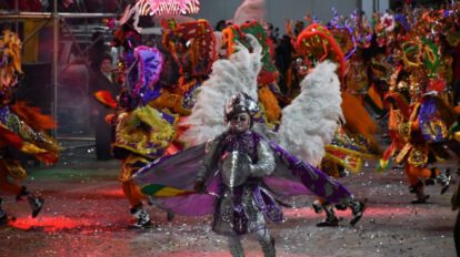 Carnaval de Oruro con danza y colorido