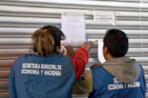 Puestos abandonados en el mercado Bartolina Sisa