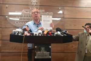 El diputado Carlos Alarcón critica la ley de imprescriptibilidad