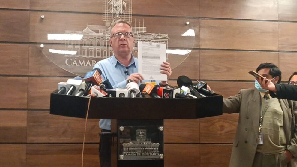 El diputado Carlos Alarcón critica la ley de imprescriptibilidad