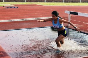 Atletas orureños en campeonato U-23 logrando medallas