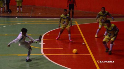 Laboratorio Químico VHSR derrota a Quiroziñhos en futsal