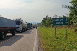 Bloqueo en la carretera Santa Cruz-Trinidad