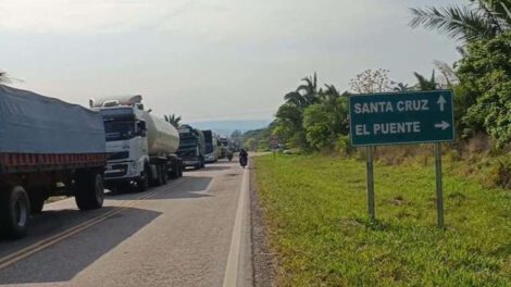 Bloqueo en la carretera Santa Cruz-Trinidad
