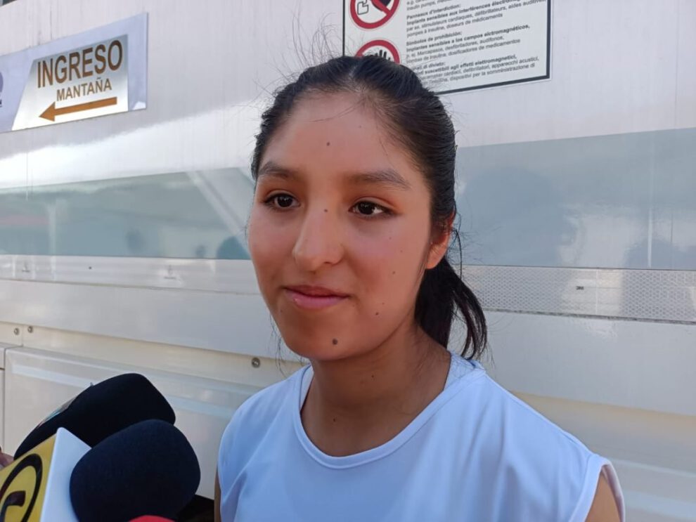 Raquetbolista Luciana Illanes pide apoyo para deportistas