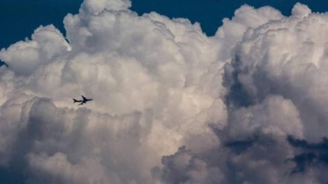 Bombardeo de nubes para provocar lluvias