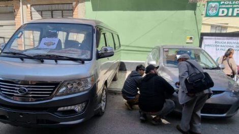 Diprove recupera vehículos robados en Chile y encontrados en Bolivia