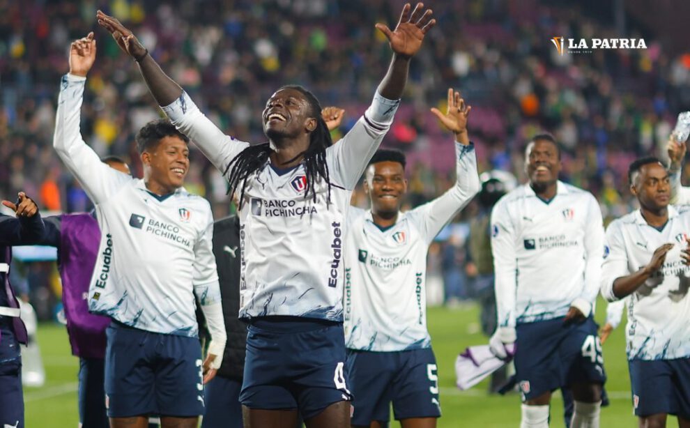 Festejo de los jugadores de Liga de Quito tras la finalización del partido