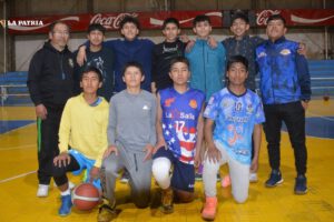 Selección orureña de básquetbol U-15 ganando en la Copa Bolivia