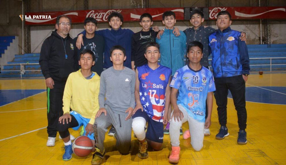 Selección orureña de básquetbol U-15 ganando en la Copa Bolivia