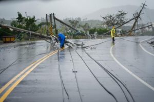 Tifón Koinu causa daños en Taiwán