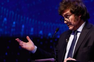 Javier Milei dolarización economía argentina