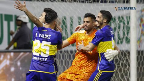 Festejo de los jugadores de Boca tras la concreción de Fernández en el último remate desde el punto penal