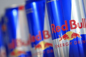 Red Bull: El imperio multimillonario detrás de la bebida energética icónica