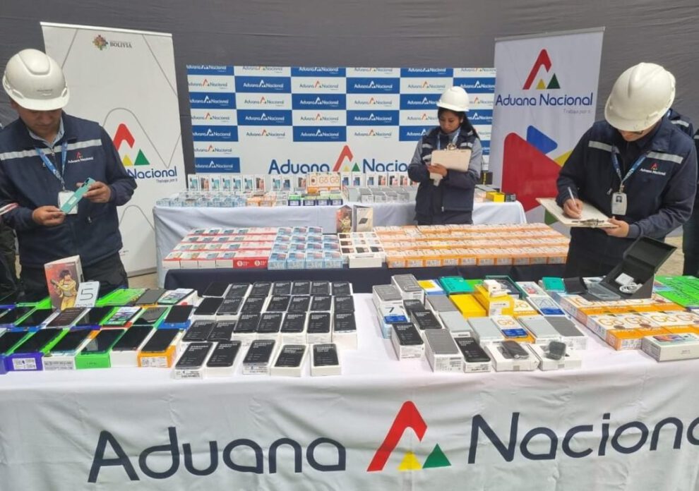 Decomiso de celulares de contrabando en Oruro