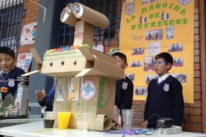 Jóvenes orureños demuestran su pasión por la robótica en la Feria de Robótica