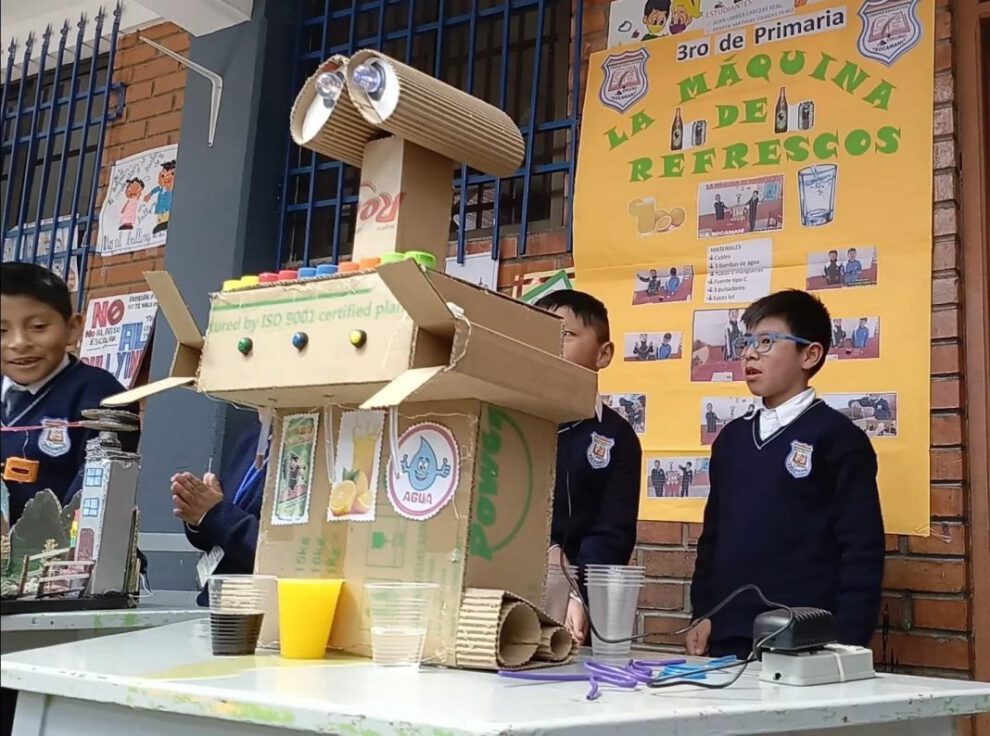 Jóvenes orureños demuestran su pasión por la robótica en la Feria de Robótica