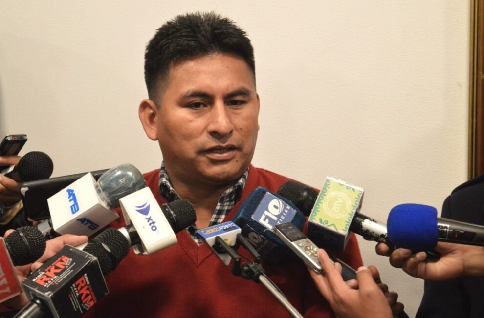 Nueva directiva del MAS con Gualberto Arispe