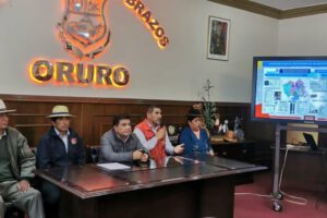 Bombardeo de nubes para combatir sequía en Oruro