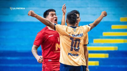 Jugadores de Víctor Muriel celebran el triunfo en la Liga Nacional de Futsal