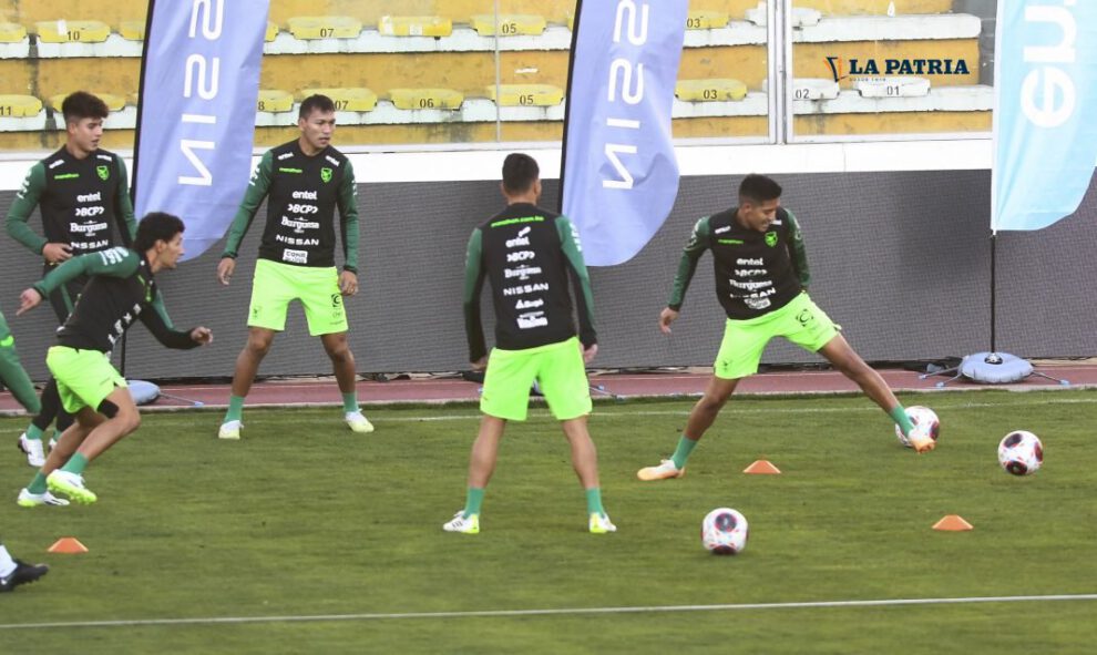 Entrenamiento de la Selección boliviana en el estadio Hernando Siles
