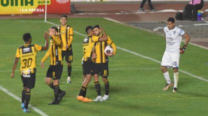 Copa División Profesional con The Strongest y Palmaflor