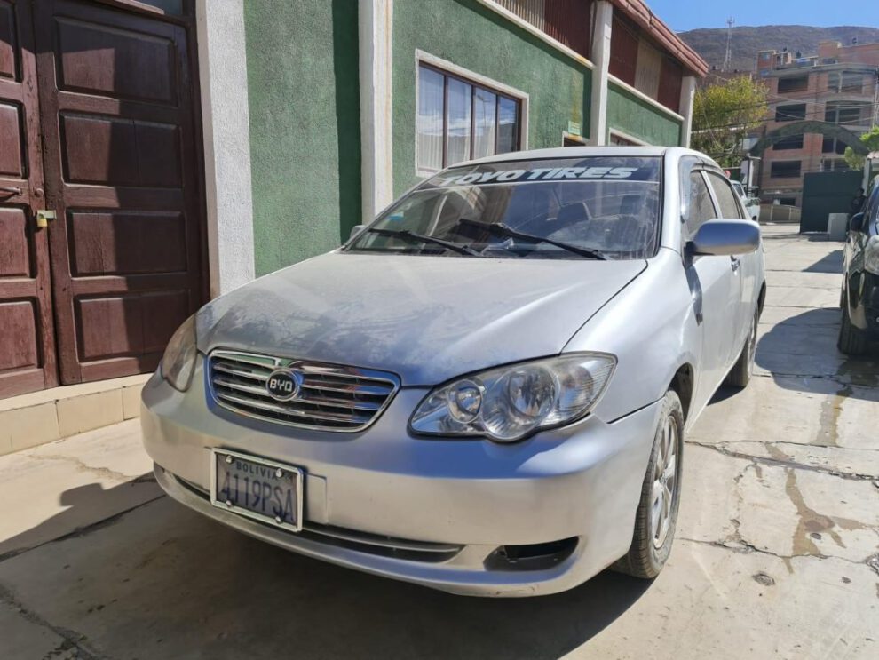 Automóvil robado recuperado en Oruro