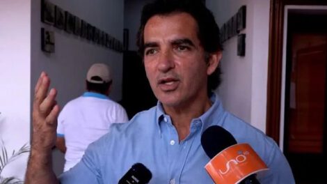 Sobreprecio en camionetas denunciado por Concejal Manuel Saavedra