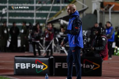 Félix Sánchez dirige con éxito a la selección ecuatoriana