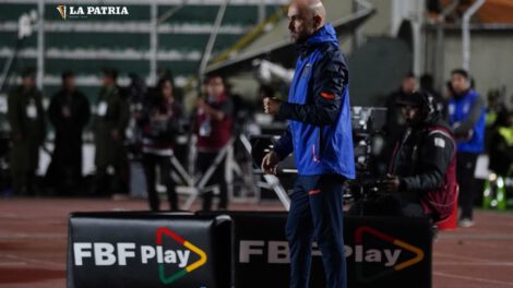 Félix Sánchez dirige con éxito a la selección ecuatoriana