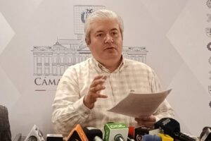 Sobreprecio en equipamientos médicos denunciado por Enrique Urquidi