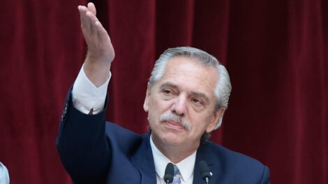 Alberto Fernández denuncia a Javier Milei por tensión cambiaria