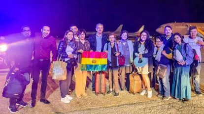 Turistas bolivianos regresan a salvo desde Israel