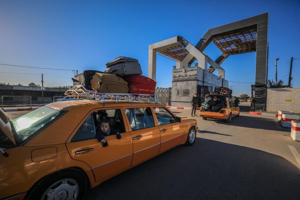 Salida de ciudadanos estadounidenses de Gaza a través del paso fronterizo de Rafah