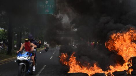 Protestas en Guatemala exigen la renuncia de la Fiscal General Consuelo Porras