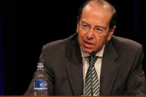Osvaldo Hurtado analiza la crisis política en Ecuador