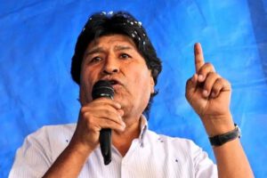 Evo expresa su preocupación por la venta del litio boliviano
