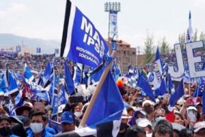 Cabildo en El Alto con más de 10.000 jóvenes