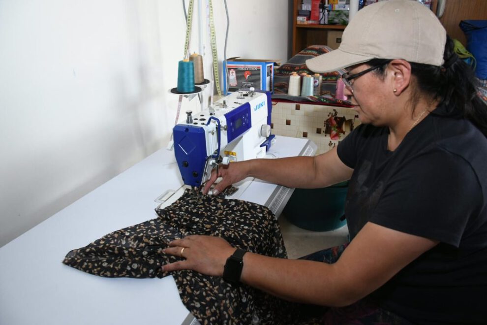 Empoderamiento femenino en Mocomoco mediante la Asociación Nayrar Sarapxañani