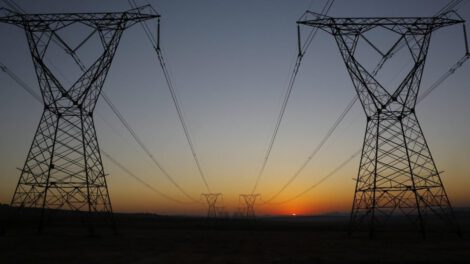 Informe sobre electricidad renovable y su aumento necesario