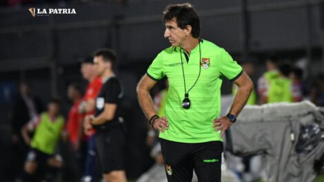 Gustavo Costas enfrenta críticas tras derrota ante Paraguay