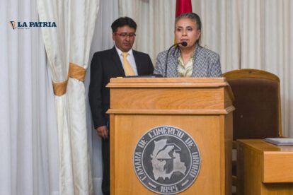 Mónica Alcocer presidente del Club Atlético Nacional durante el acto de homenaje